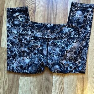lululemon athletica Black & Gray Floral Print Leggings